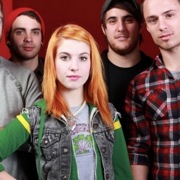 Угадай название песни группы Paramore