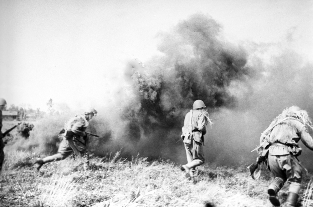 Когда немецкие войска подошли к Москве в октябре 1941 г., аппарат НКВД покинул город. Куда он эвакуировался?