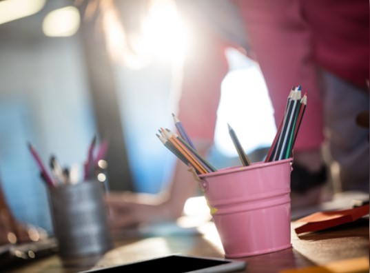 Выберите относительное местоимение.