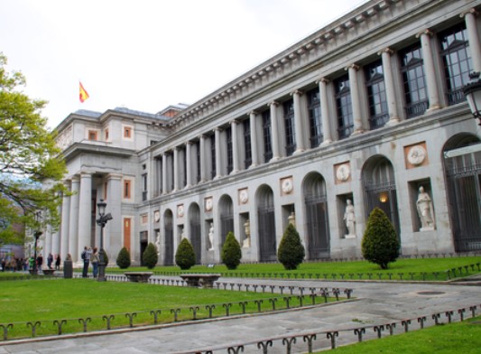 В каком музее можно взглянуть на Джоконду?