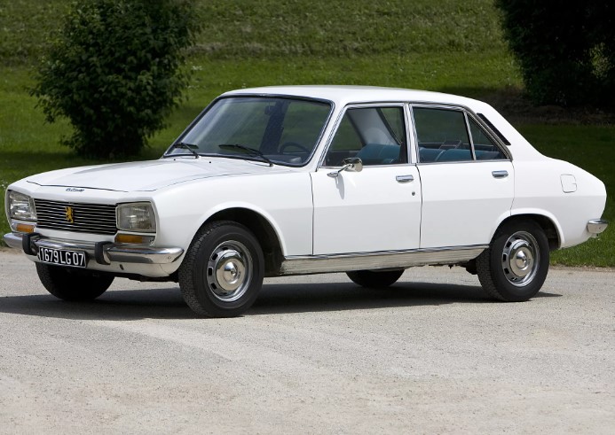 С какого года производится Peugeot 504?