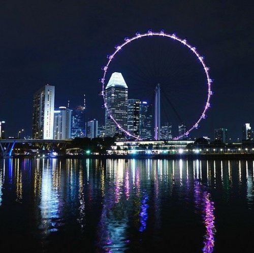 Каким образом город-государство Сингапур увеличивает свою территорию?