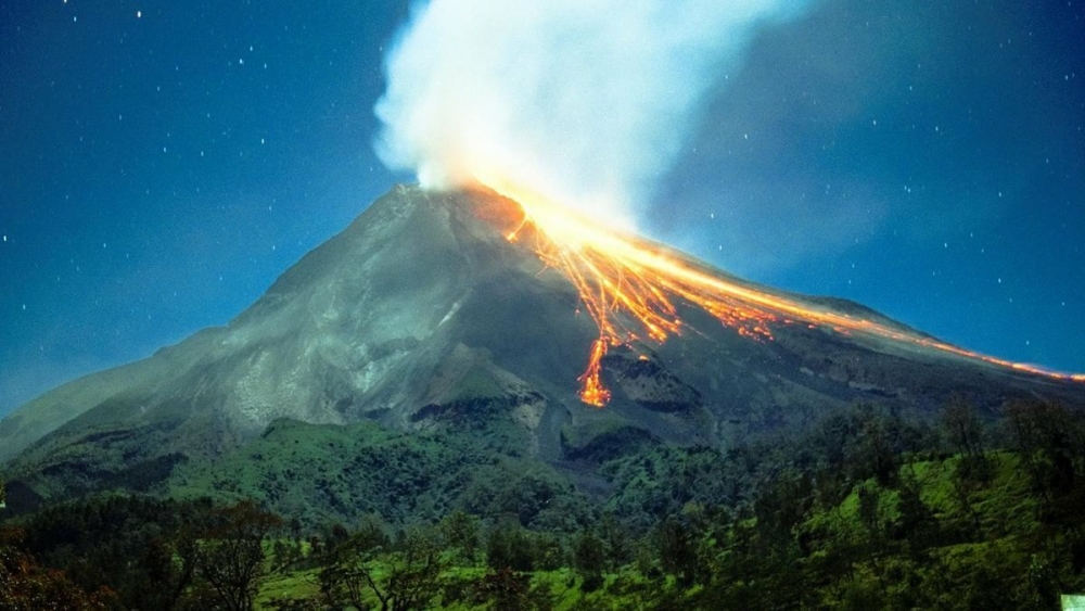 Этот вулкан еще известен под названием Ситлалтепетль. Находится он в Мексике в составе горной системы Кордильер.