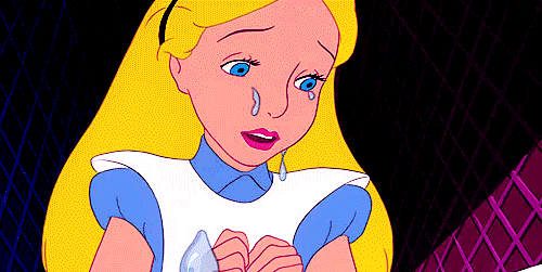 Почему Алиса начала плакать?