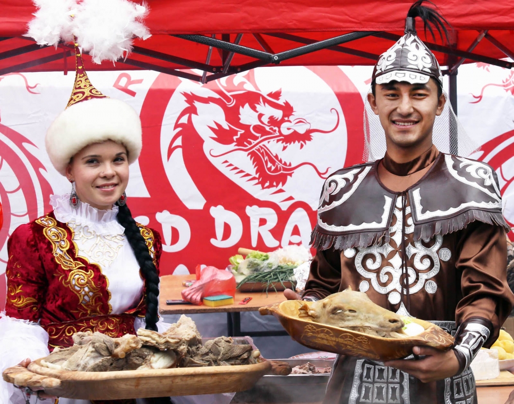 Как называется ежегодный фестиваль национальной кухни народа Казахстана?