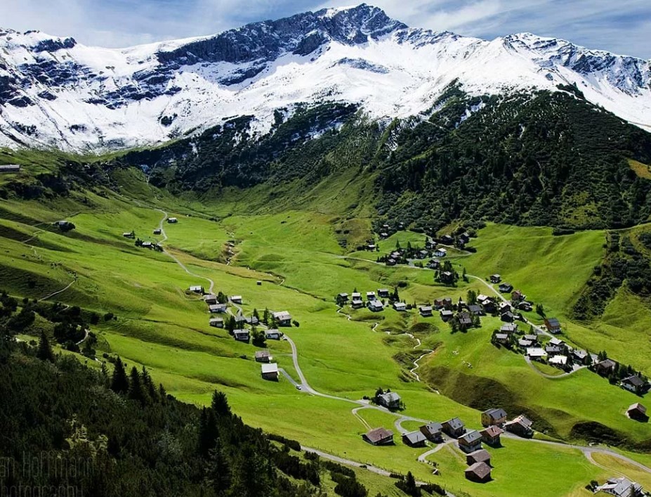  В какой части Европы располагается Лихтенштейн?