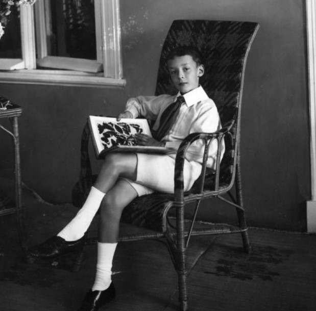 Этот писатель родился в Санкт-Петербурге в семье дворянина, известного политика и лидера Конституционно-демократической партии.