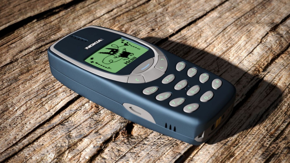 Батарея в Nokia 3310 имела емкость, по меньшей мере, в четыре раза меньшую, чем батареи в современных смартфонах