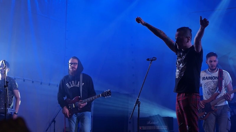 Как называется песня?