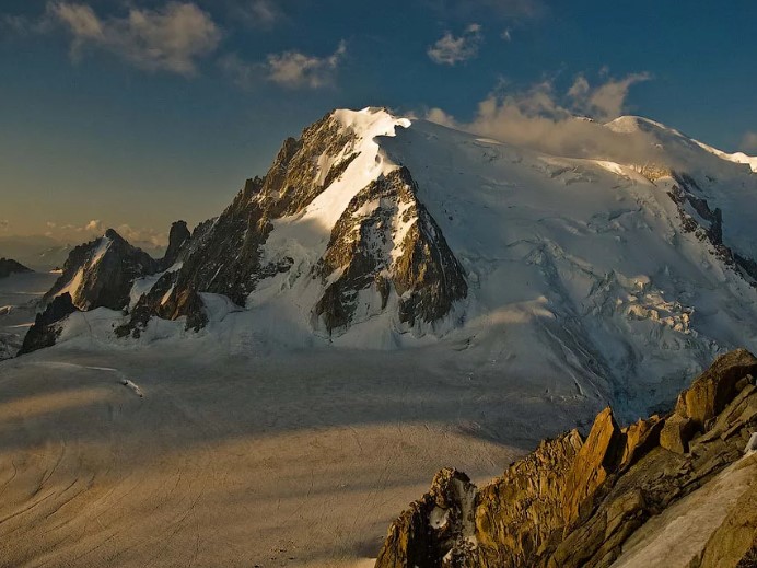 В каком году была открыта европейцами вторая высочайшая вершина мира — Чогори?
