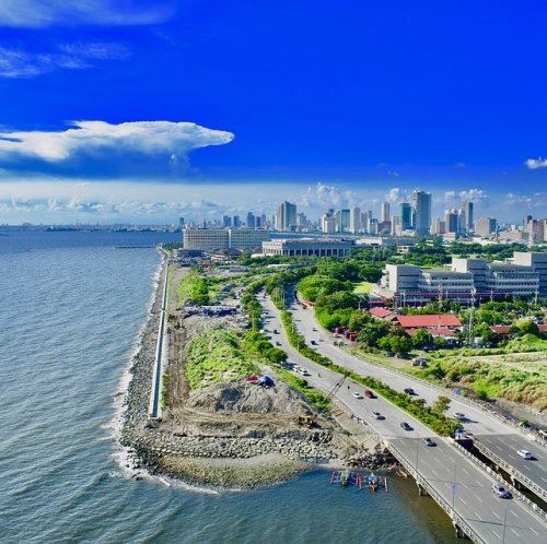 На каком острове Филиппинского архипелага расположен город Манила — столица государства Филиппины?