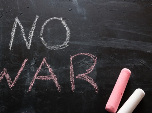 Если вы осуждаете всякую войну и вооруженные конфликты, это значит, что вы…