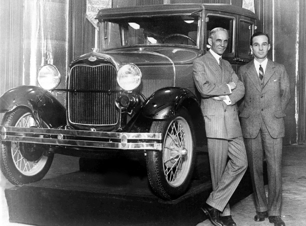 Что впервые в США сделал Генри Форд?