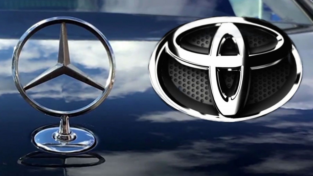 Что может быть общего у фургона Mercedes с легковушкой Toyota?