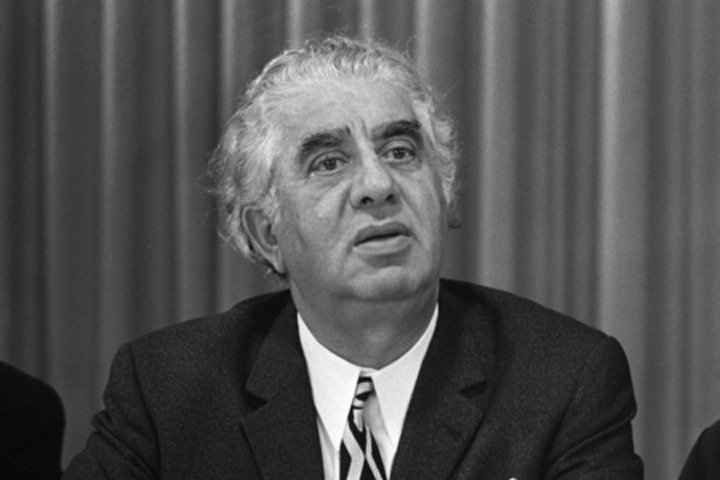 Есть в моем музыкальном семействе одно непокорное и шумливое дитя — это Танец с саблями из Гаянэ. Честное слово, если бы я знал, что он получит такую популярность и начнет расталкивать локтями остальные мои произведения, я бы никогда его не написал!