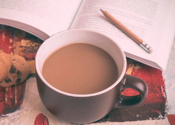 «Молодого скорее пронюхаешь. Беда, если старый черт, а молодой весь наверху». Где встречается цитата?