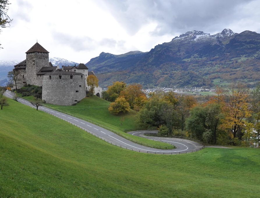 Какой город является столицей Лихтенштейна?
