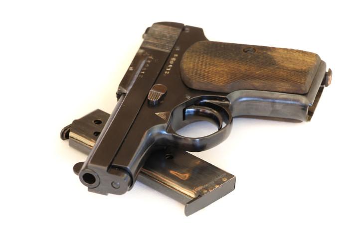 Как назывался этот первый советский серийный самозарядный пистолет?