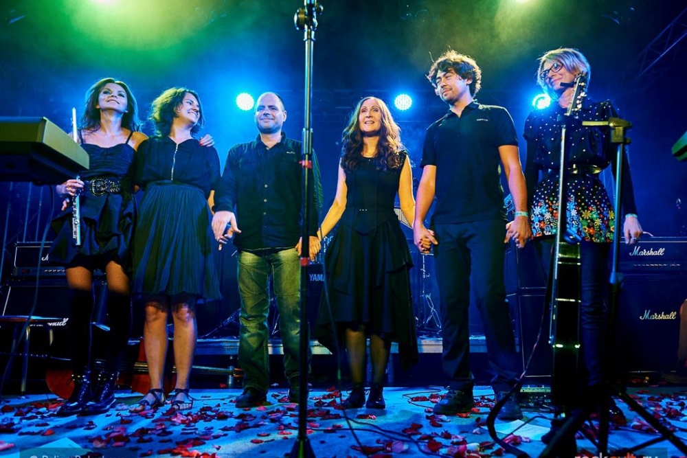 Как называется песня?