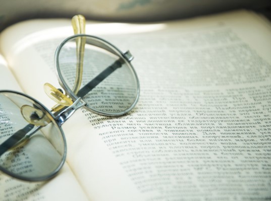 Выберите притяжательное прилагательное.