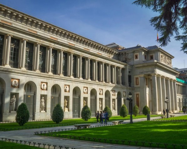 В каком музее можно увидеть знаменитую Венеру Милосскую?