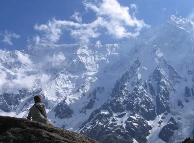 В какой части Евразии расположены самые высокие горы?