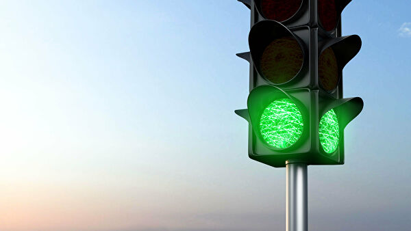 Что обозначает зелёный мигающий сигнал светофора?