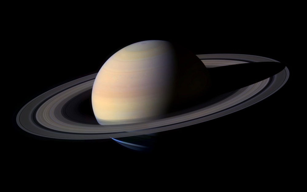 Самый большой спутник Сатурна: