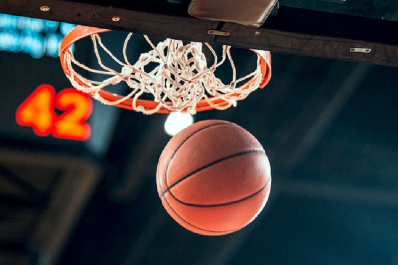Что такое трёхочковый бросок в баскетболе?