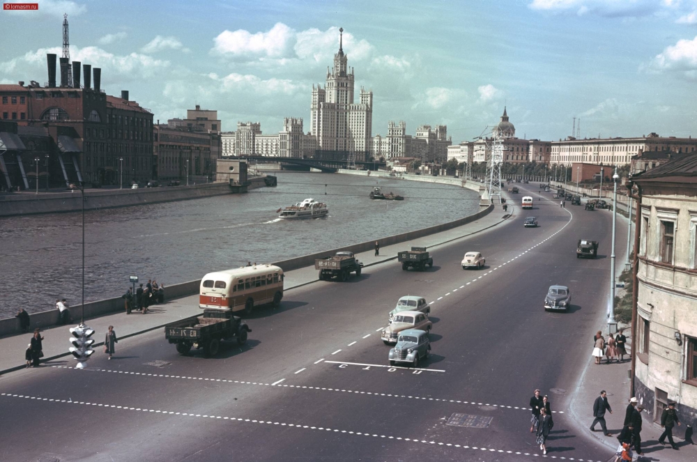   Какие четыре города стали первыми городами-героями Советского Союза?