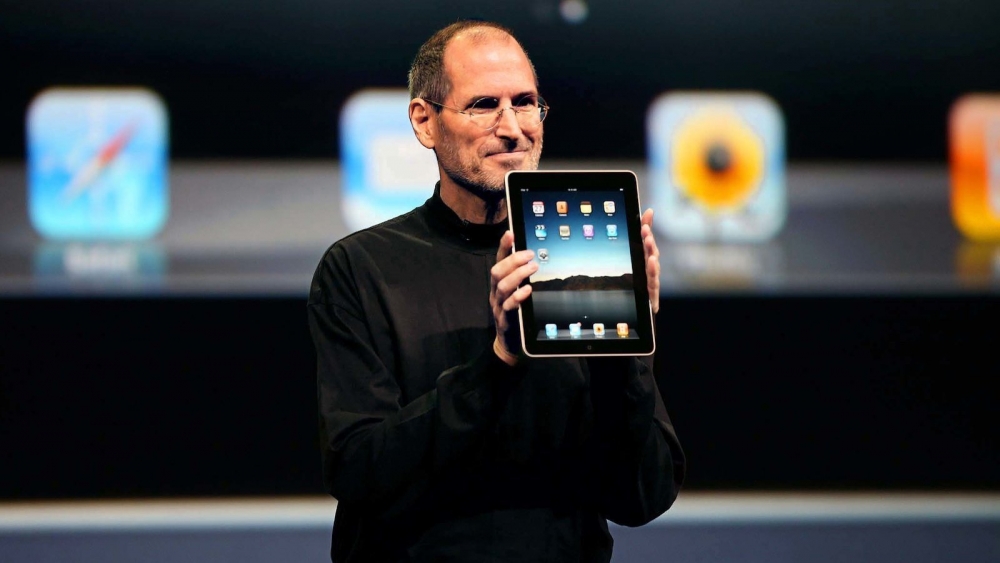 Компания выпустила iPad в 2010 году. А версия mini появилась ...