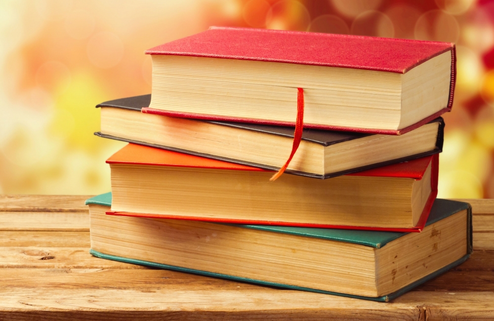 Что откроется перед читателем, стоит только откинуть обложку книги?