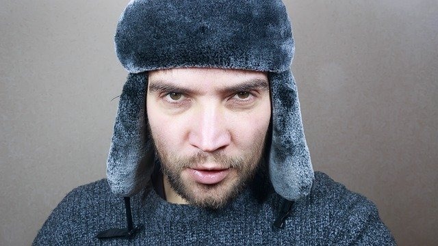 Что из этого не является головным убором?
