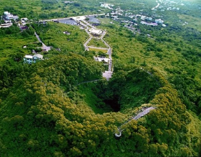 На каком китайском острове расположен вулкан Ма-Ань?