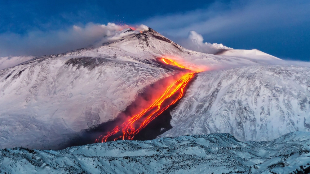 Под Антарктидой н﻿айден активный вулкан, который при извержении накроет огромные площади пеплом.
