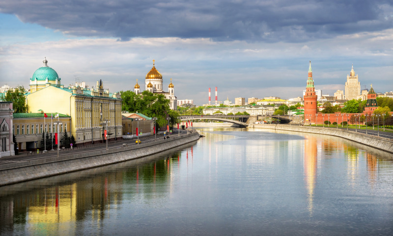 Куда впадает Москва-река?