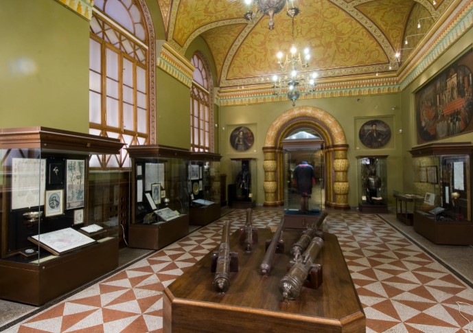 Какой музей Великобритании был основан на трёх коллекциях: врача и натуралиста Хэнса Слоуна, графа Роберта Харли и антиквара Роберта Коттона?