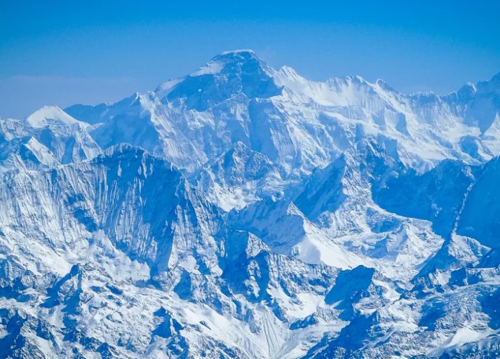 Какая из горных систем не расположена в Евразии?