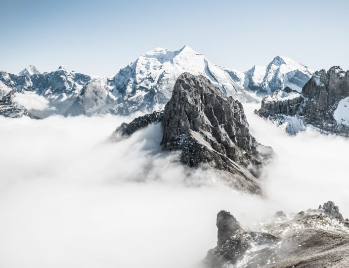 Как называется третья по высоте вершина горы Лхоцзе?