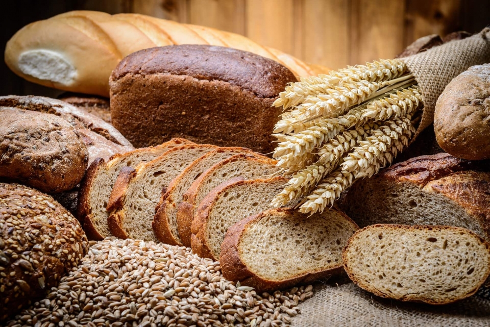 Что вызывает подъем хлеба при его выпекании?