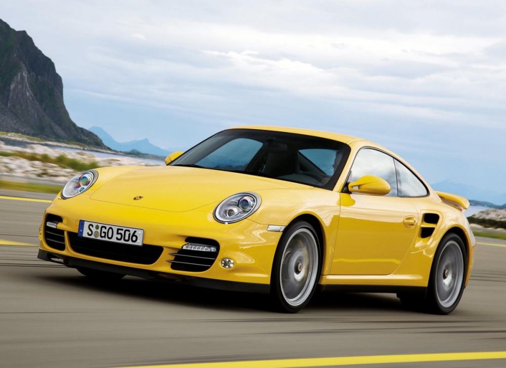 Под каким индексом первоначально был выпущен знаменитый автомобиль Porsche 911?