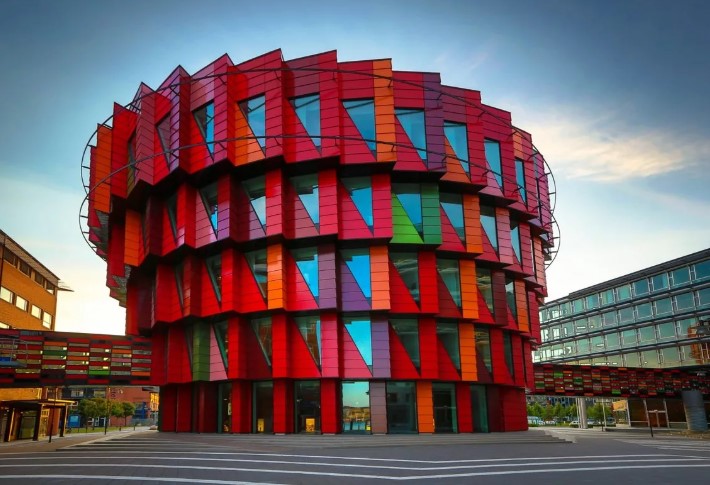 Стиль, который в российском искусствоведении называется модерном, в США называется: