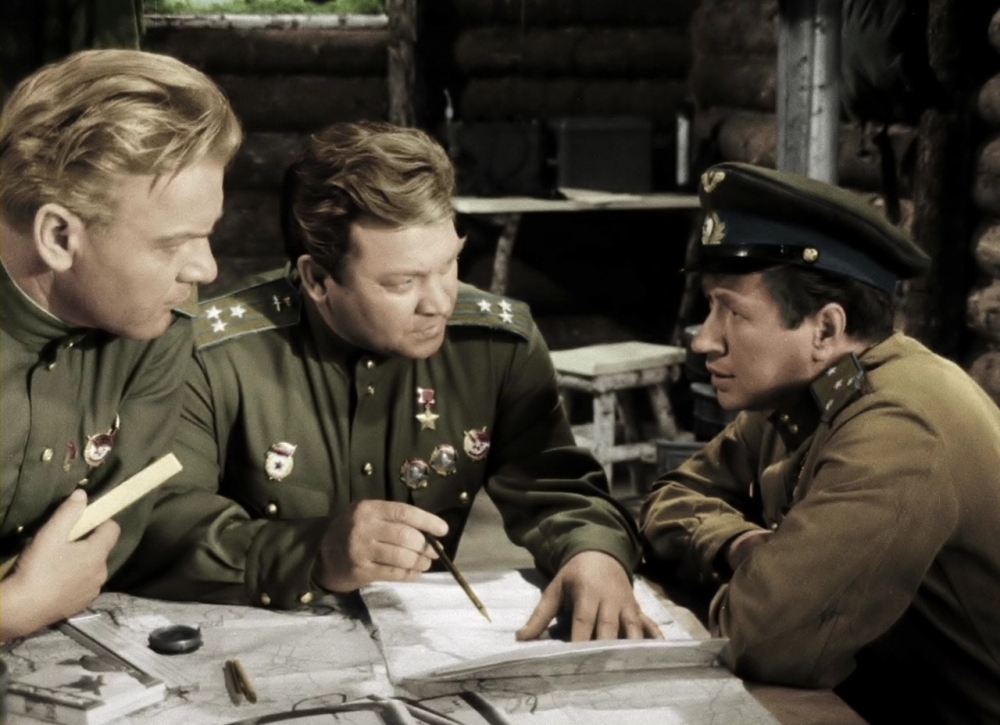 Какое прозвище дали своему командиру лётчики в фильме «В бой идут одни́ „старики́“»?