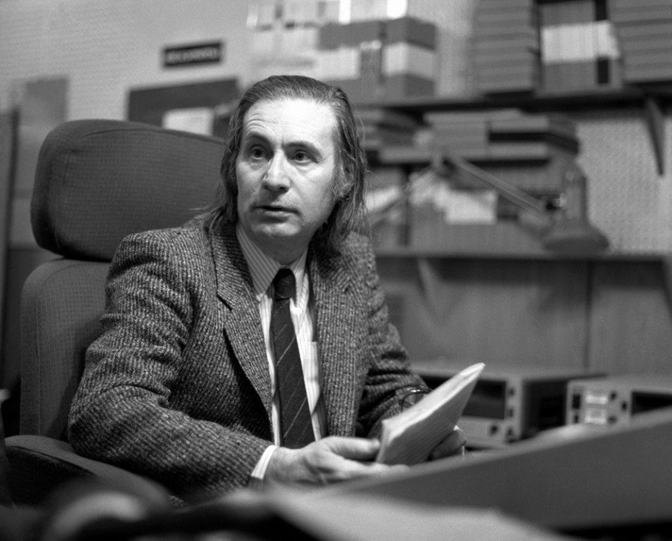 Оперу Жизнь с идиотом этот композитор написал по одноименному рассказу Виктора Ерофеева, писатель сам написал либретто к опере.