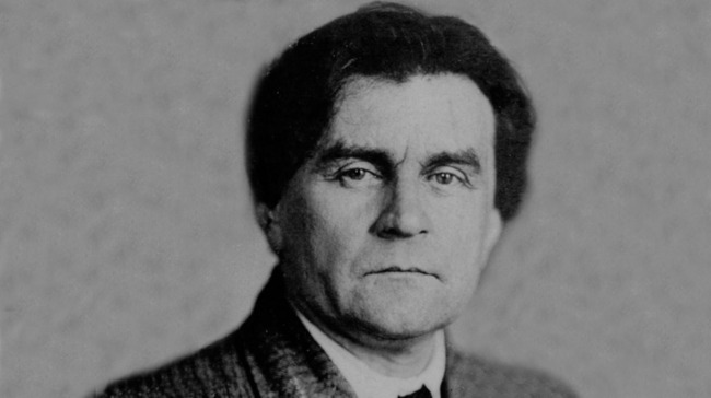 Что из этого не является названием картины Малевича?