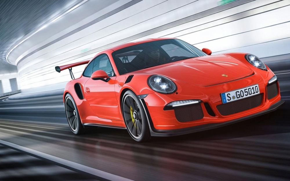 Какой серийный автомобиль Porsche разгоняется до 100 км\ч за 2,6 с?