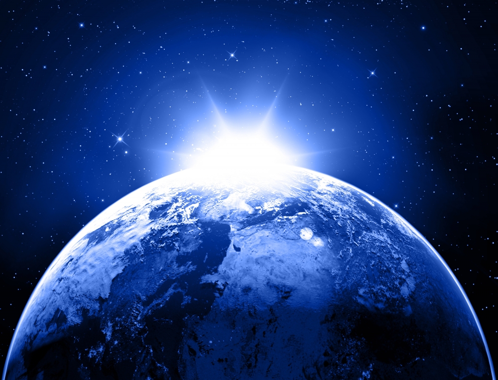 Кто из астрономов первым утверждал, что Земля путешествует вокруг Солнца в течение года?