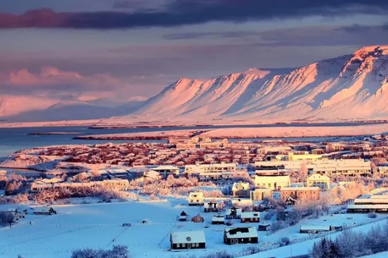 Исландия покрыта льдом