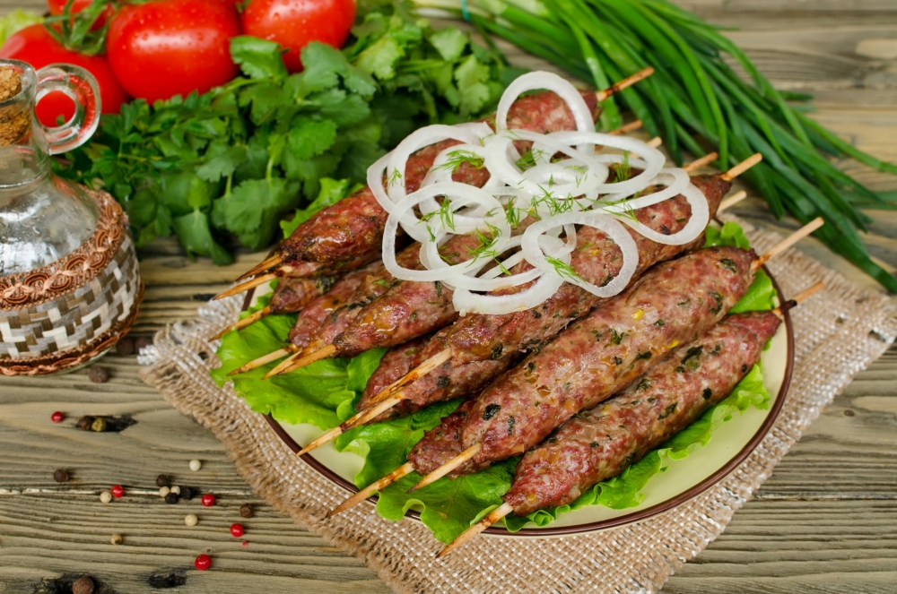 Из чего готовят настоящий, арабский люля-кебаб?