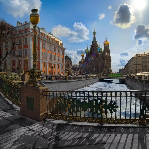 Санкт-Петербург — самый северный в мире город с населением более миллиона человек.